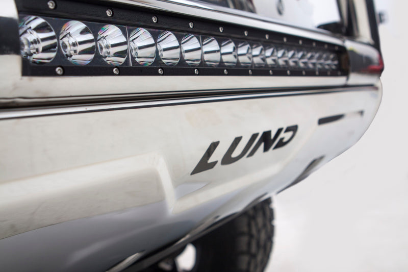 Lund 19-22 Chevrolet Silverado 1500 (Excl. 2019 LD) Bull Bar w/Led Light Bar - Polished