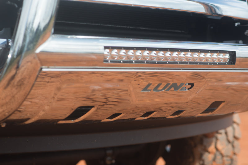 Lund 19-22 Chevrolet Silverado 1500 (Excl. 2019 LD) Bull Bar w/Led Light Bar - Polished