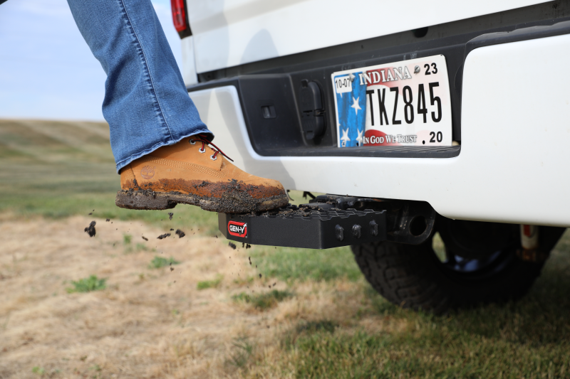 Gen-Y 2.5in Shank 500lb Capacity Serrated Hitch Step