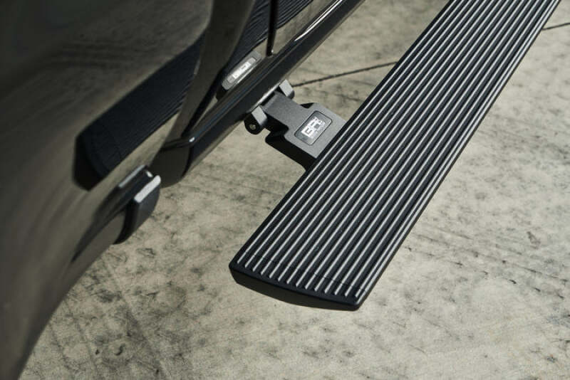 Body Armor 4x4 19-24 GM 1500/2500/3500 Crew Cab (Excl. Classic) E-Power Board Steps - Black