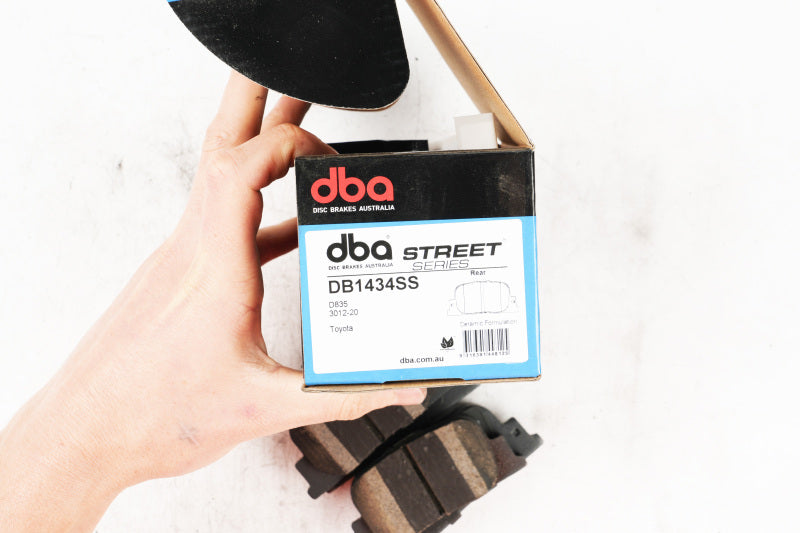 DBA 00-01 Lexus ES300 Street Series Rear Brake Pads
