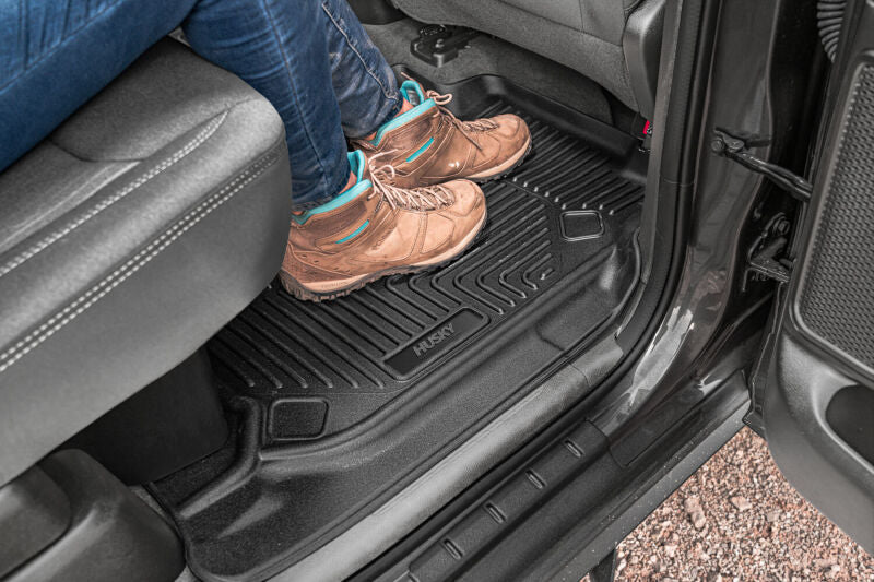 Husky Liners 00-06 GM Suburban/Tahoe/Yukon XL/00-07 Silverado/Sierra Logo-Ready Rear Mud Guards