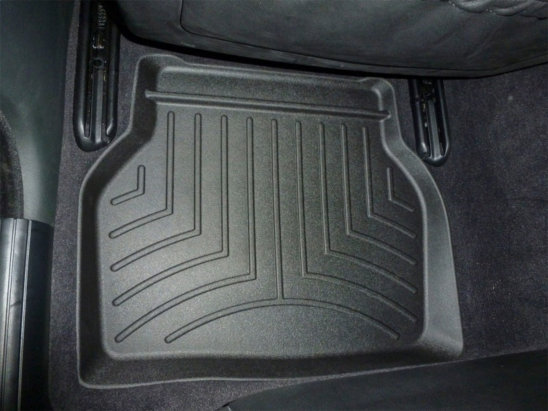 WeatherTech 96-03 BMW 5-Series Rear FloorLiner - Black