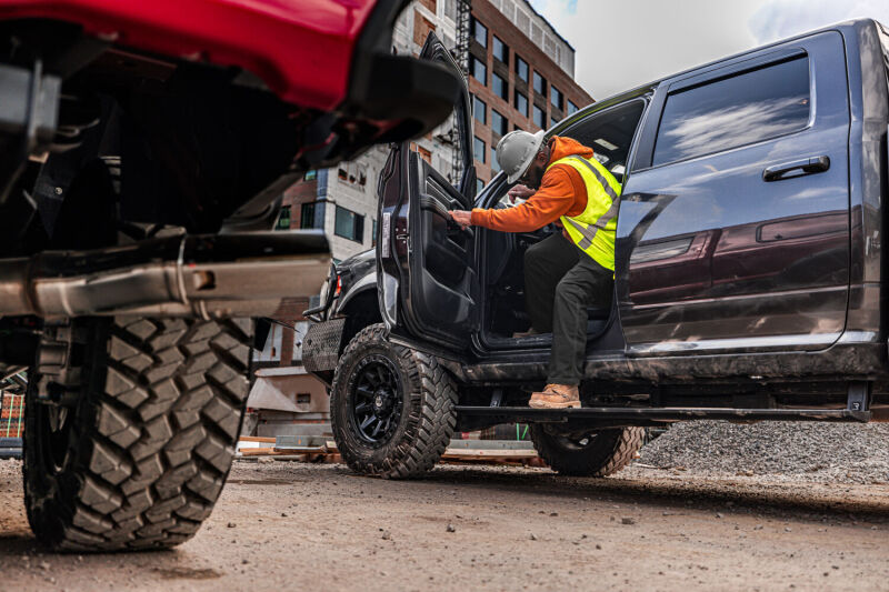 AMP Research 19-24 RAM 1500 CC PowerStep Vision
