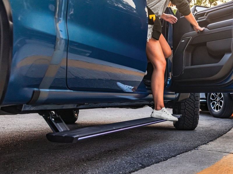 AMP Research 22-24 Chevrolet/GMC Silverado/Sierra 1500 CC & 2024 2500/3500HD CC PowerStep Vision