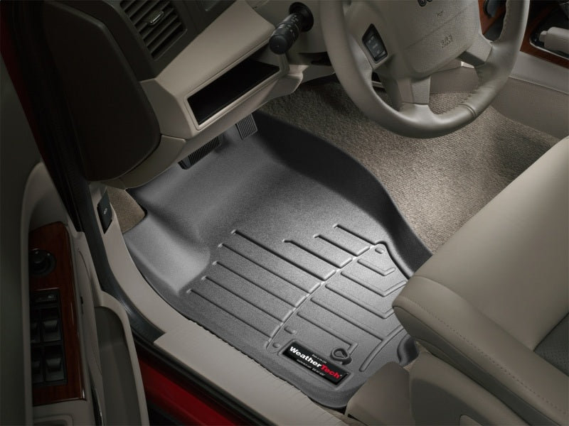 WeatherTech 05-10 Jeep Grand Cherokee Front FloorLiner - Black
