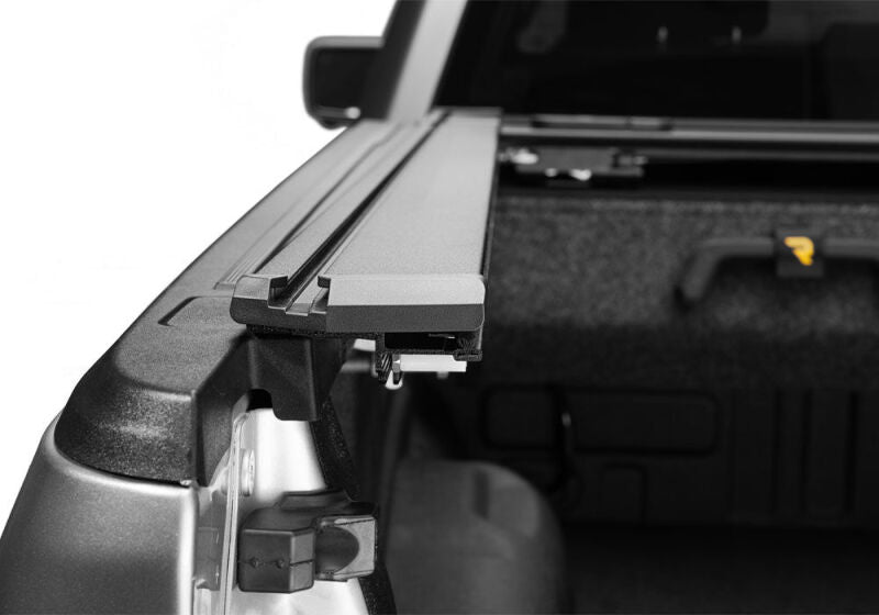 RealTruck 19-26 RAM 1500 5.7ft Bed w/RAMBOX (w or w/o MultiFunc Tailgate) RetraxPRO EZ-Off FRC-4000