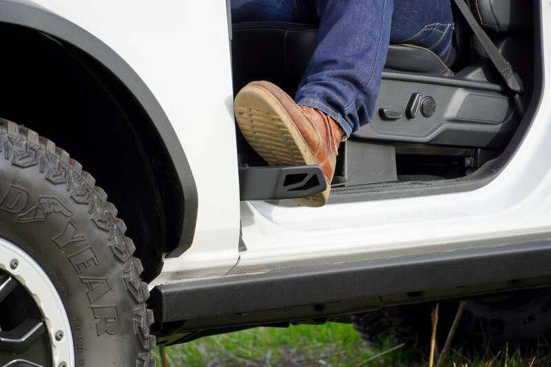 DV8 Offroad 2021+ Ford Bronco Foot Peg Pair - Black