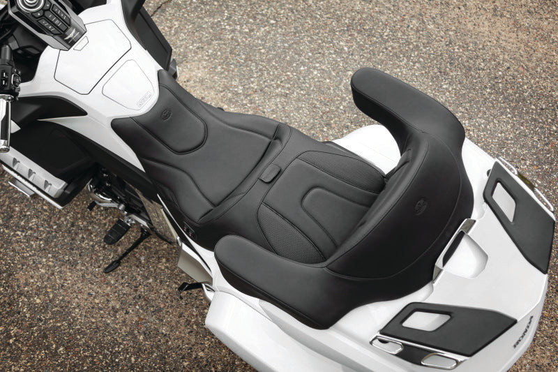 Mustang 18-19 Honda Gold Wing GL1800 Standard Touring 1PC Seat w/ Driver Backrest - Black
