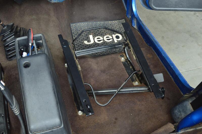 PRP Jeep CJ7/YJ Seat Adapter Mount (Passenger Side)