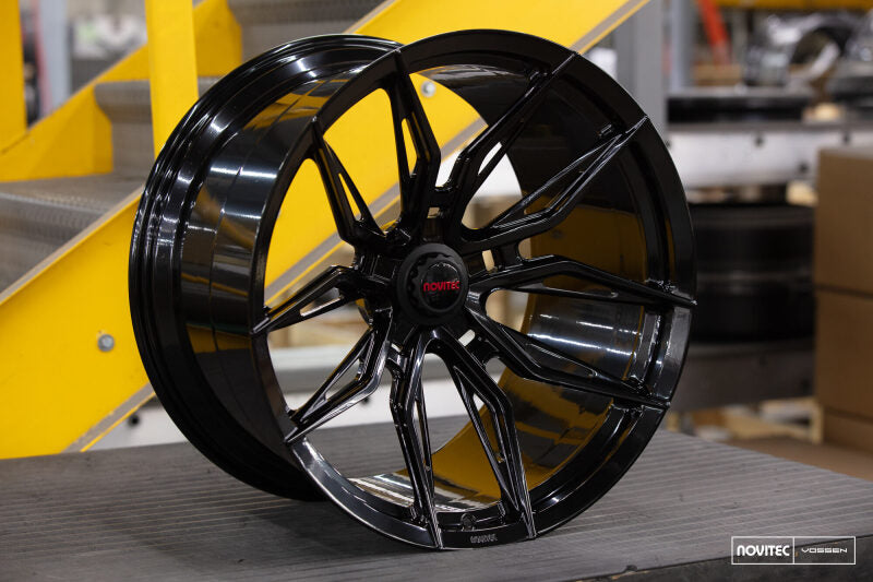 Vossen x Novitec NF11 22x12.5 - 5x114.3 BP - ET46 - Gloss Black Ferrari 812 Superfast/GTS Rear Wheel
