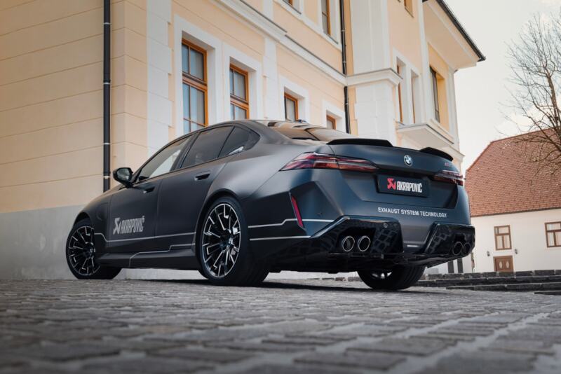 Akrapovic 2025+ BMW M5 G90/G99 Slip-On Line (Titanium) w/ Titanium Tips