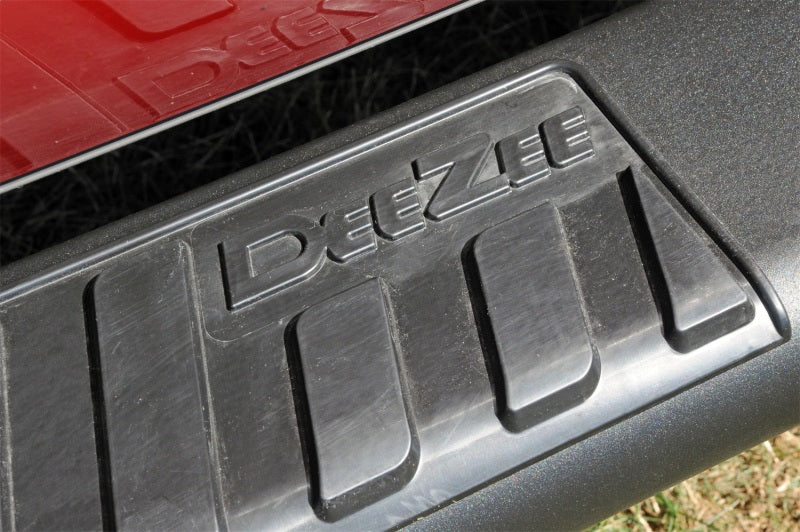 Dee Zee 99-23 Chevrolet/GMC/Dodge/Ford  Full Size Truck Tubes - 6In Oval - Black Steel (CrewCab)